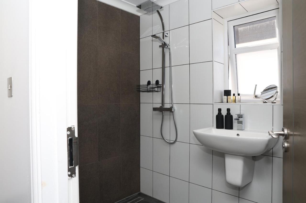 Watford Luxury 1 Bed Flat - Free Parking Apartment Exterior photo